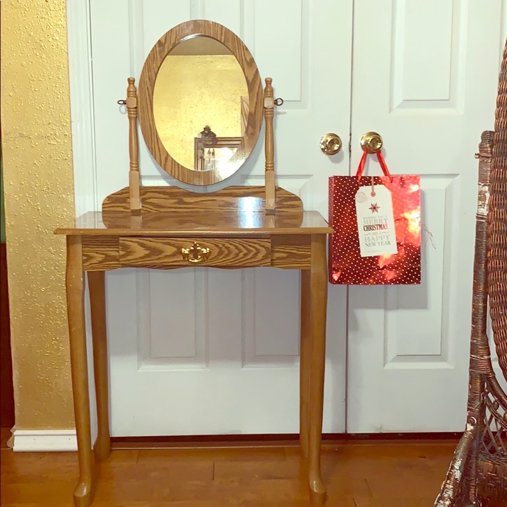 Make-up vanity!!